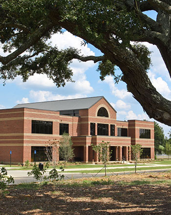 Warner Robins campus building.