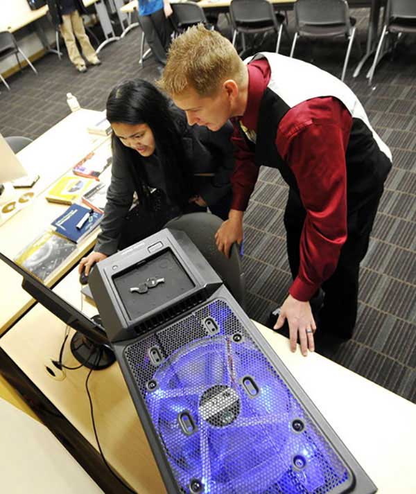 School of IT Teaches Cybercrime Fighting in New Digital Forensics